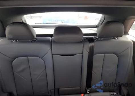 2022 Audi Q3 Premium S Line 45 z USA, uszkodzony, nr VIN WA1DECF39N1146107